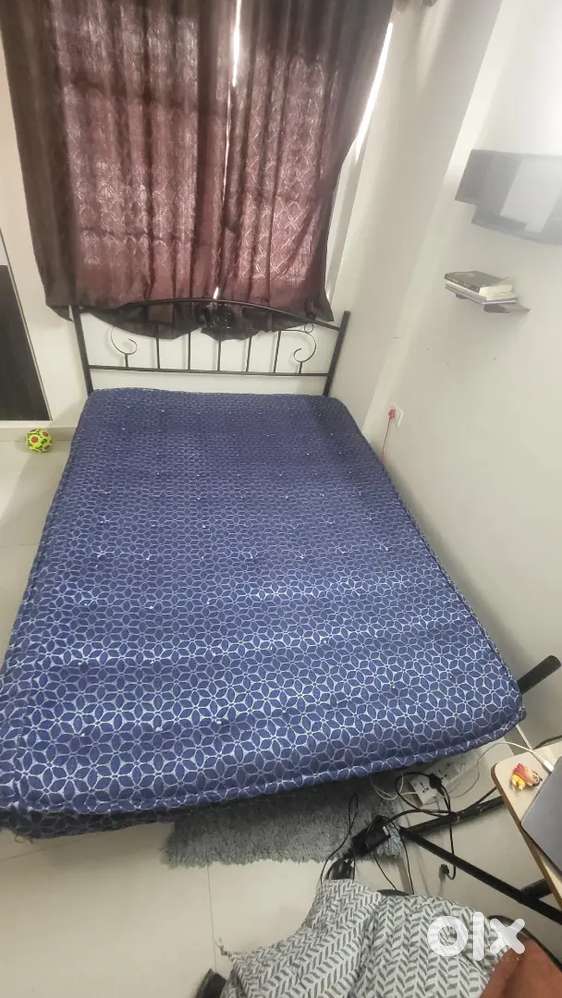 Queen Size Bed.