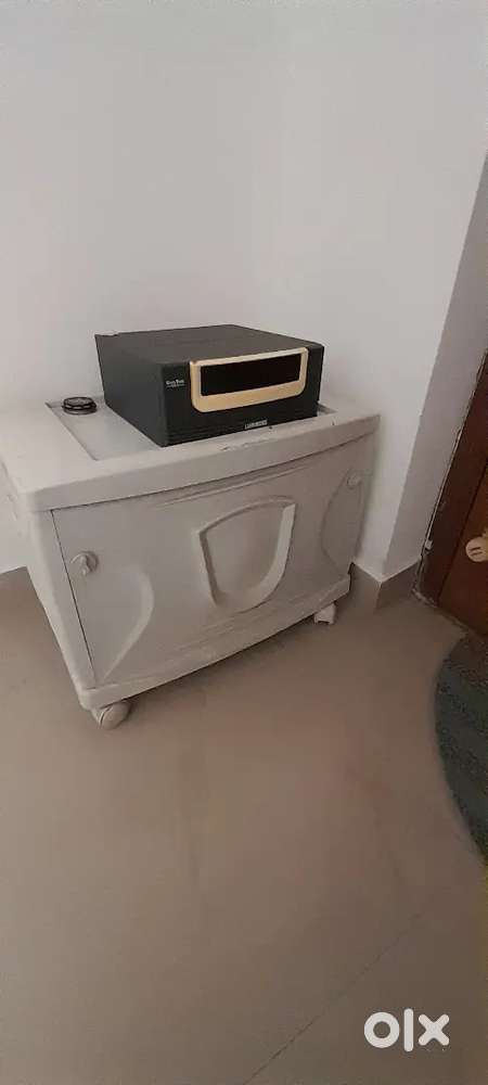 Inverter with battery in working condition