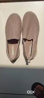 Sketchers Goga Max Walking Shoes