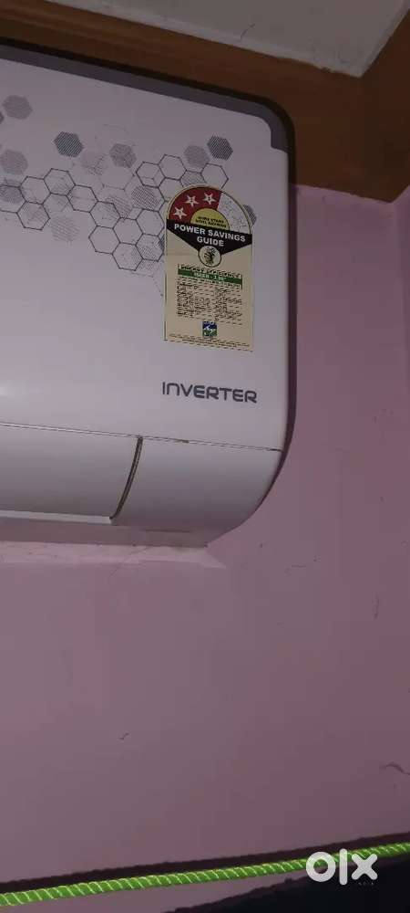 Lloyd AC super condition money urgently