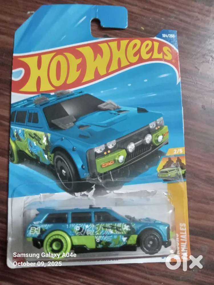 Hot wheels car track dwagon