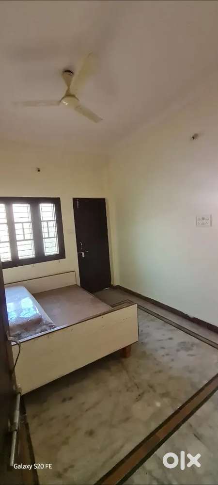 2 bhk flat for rent looking for 2 persons family