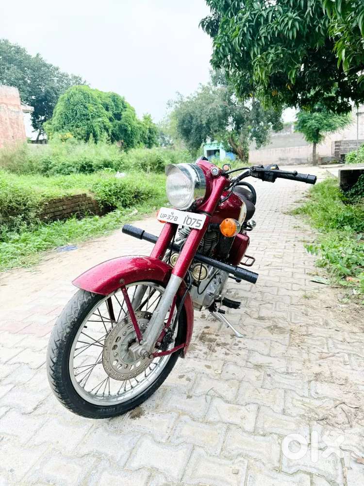 Classic 350 Maroon Colour