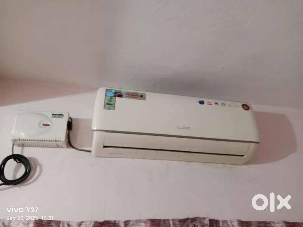 Lloyd 5 star 1 ton AC is for sale