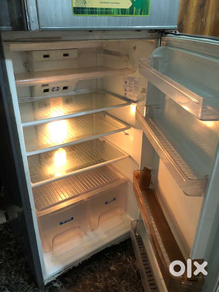 Properly working fridge