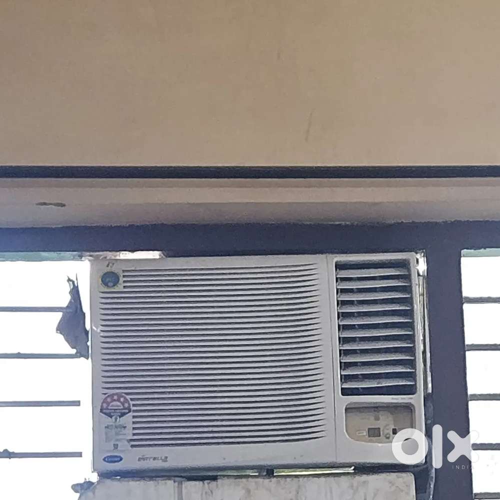3 AC's ( 2 splits , 1 window)