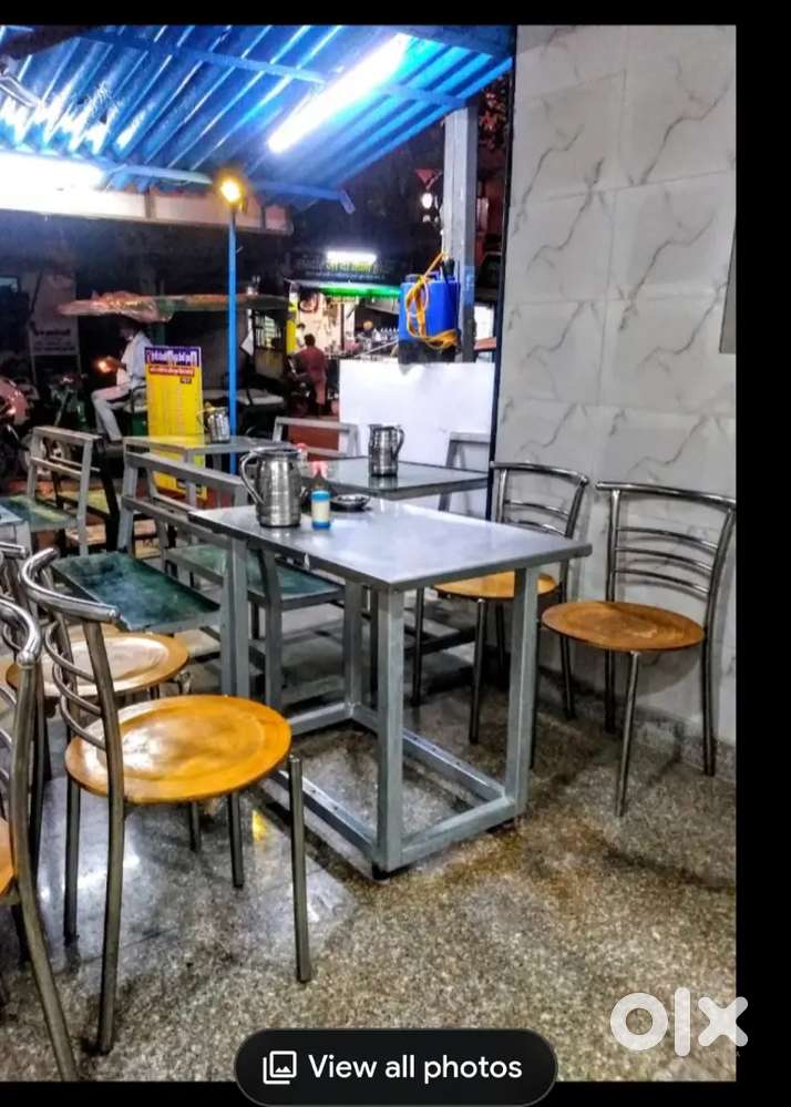 Indian curry chef and tandoori roti chef