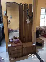 Dressing Table With Court Rack