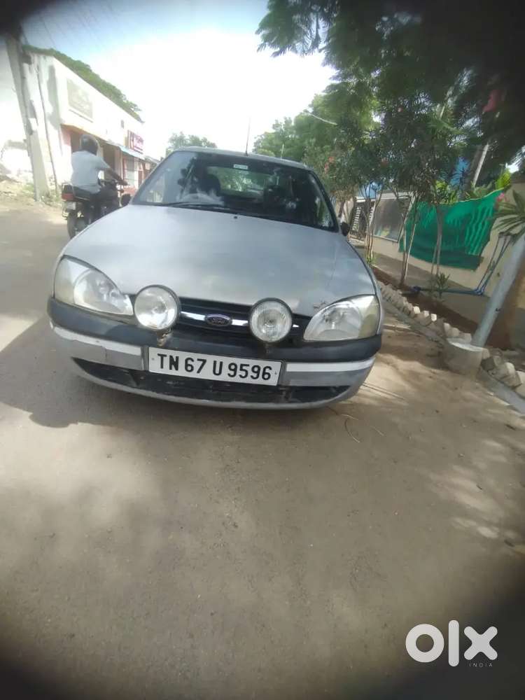 Ford Ikon 2000
