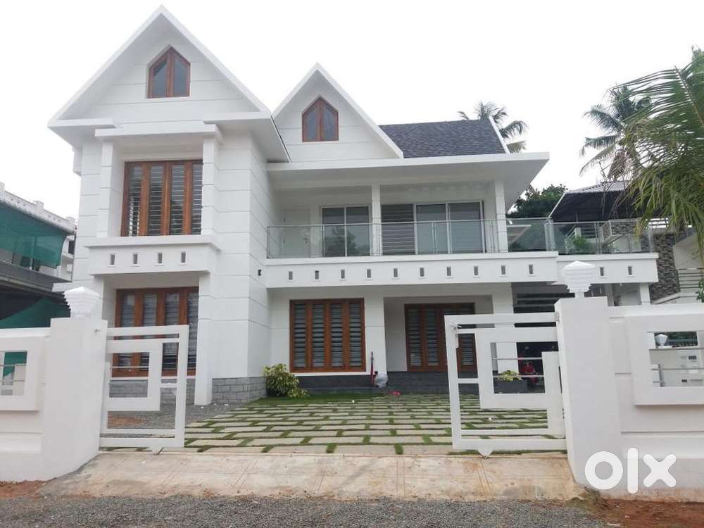 ഇടപ്പള്ളി വരാപ്പുഴ കൂനമ്മാവിൽ 11സെന്റിൽ 3500sqt 4bhk വില്പനക്ക് 2cr