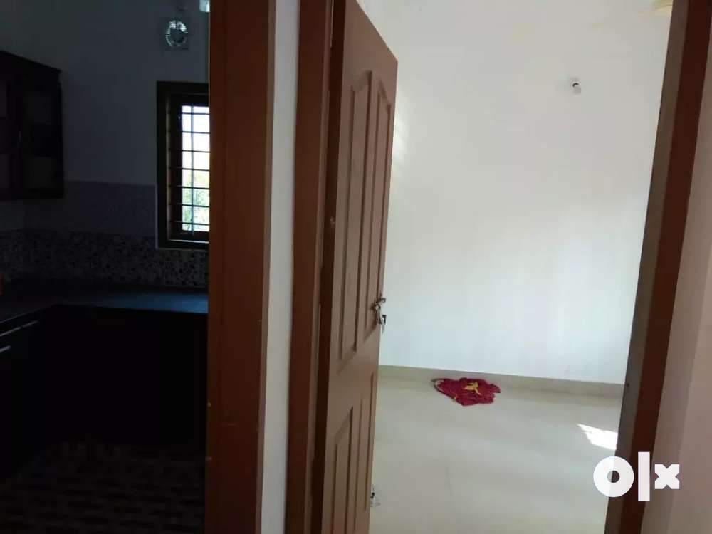 2 bedroom& 1 bathroom flat near Ettumanoor temple 9k ml y rent