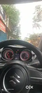 Showroom service, no accident history, no srackres,