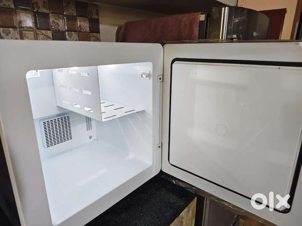 Mini fridge