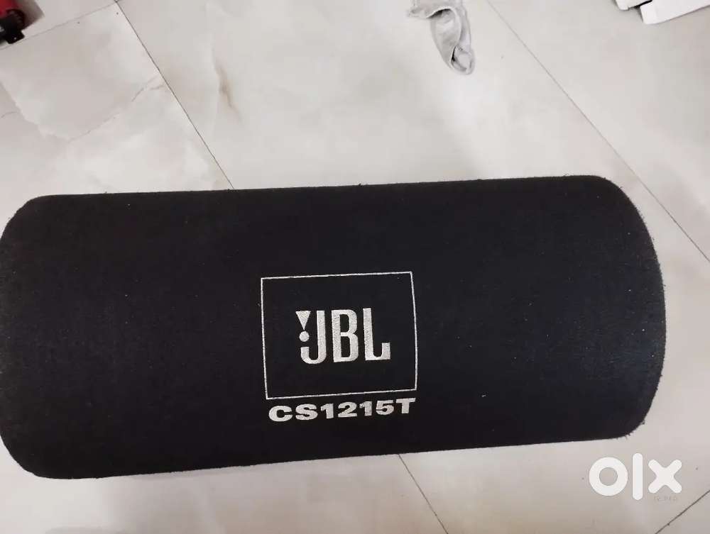Amps V12 6800 with Base Tube JBL 1100 watts 12 inch
