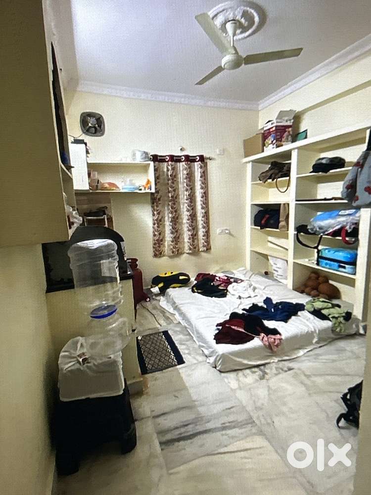 1rk flat ready to move available