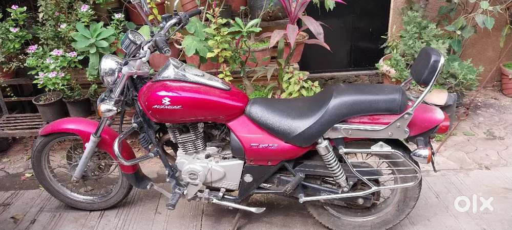 220 bajaj avenger 2014 model