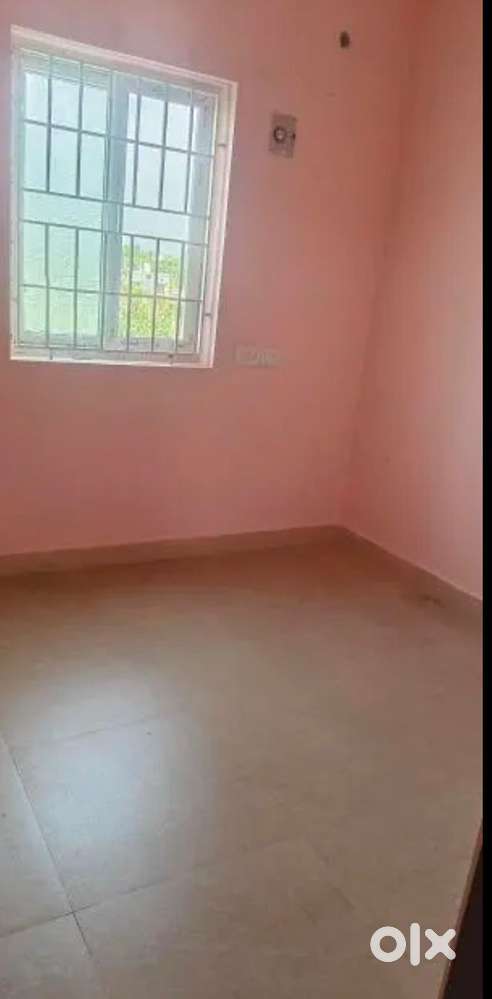 Need a roommate (FEMALE)