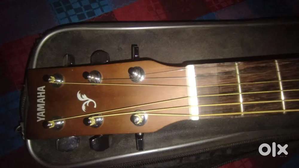 Yamaha guitar