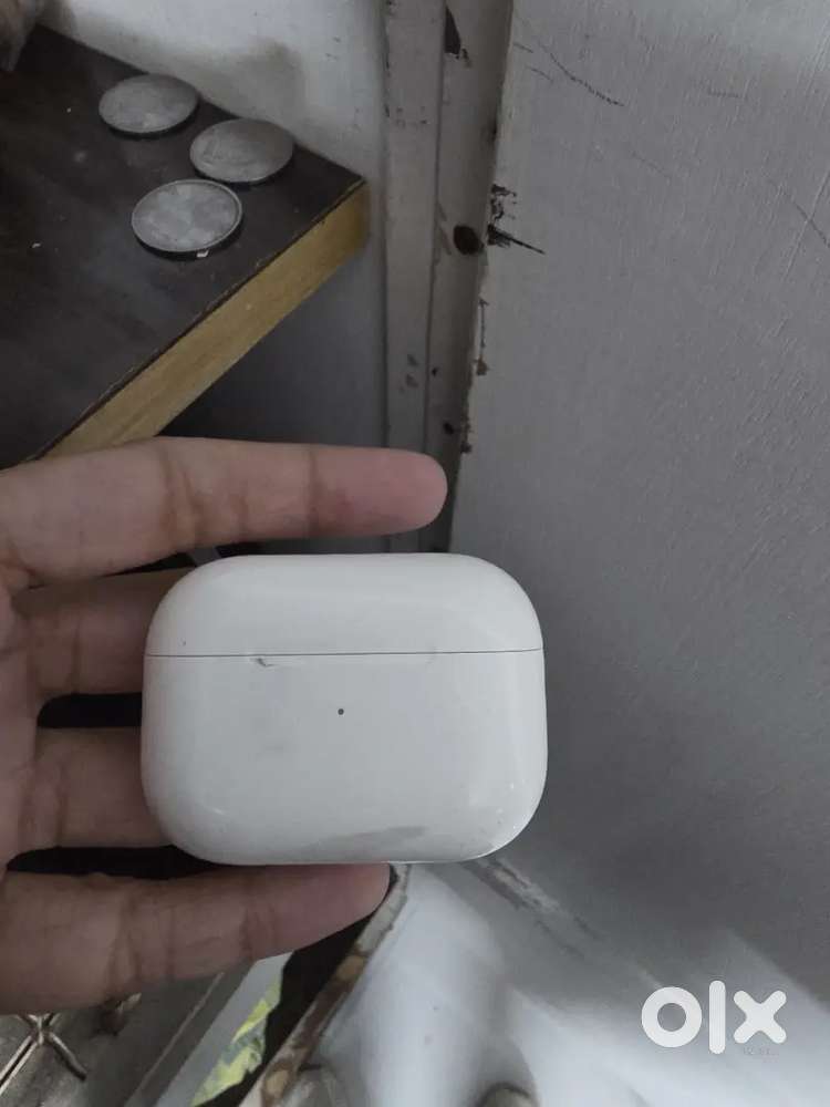 Airpods pro with bill and box