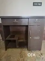 Computer table