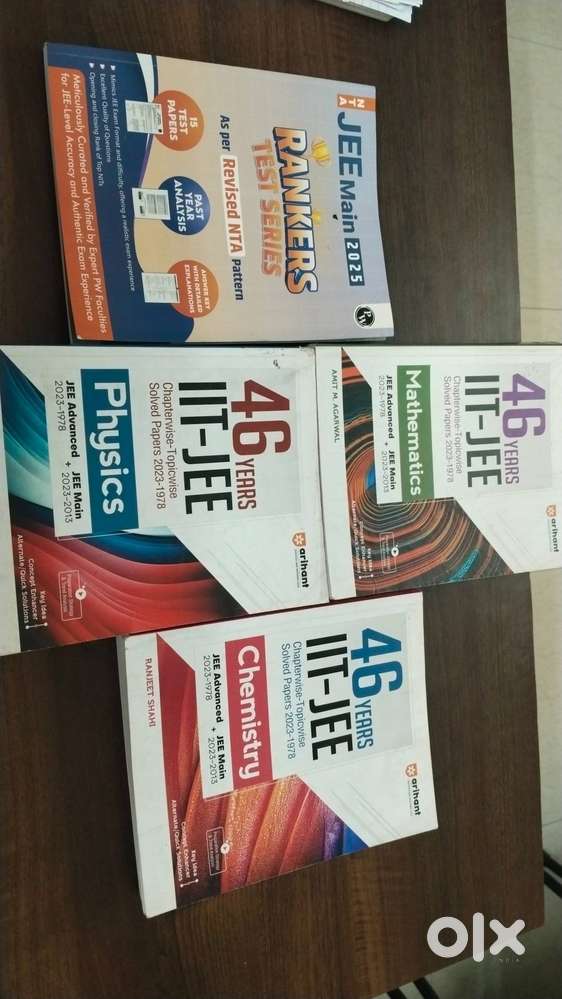 Arihant publications Previous year question paper (PYQ) for IIT JEE