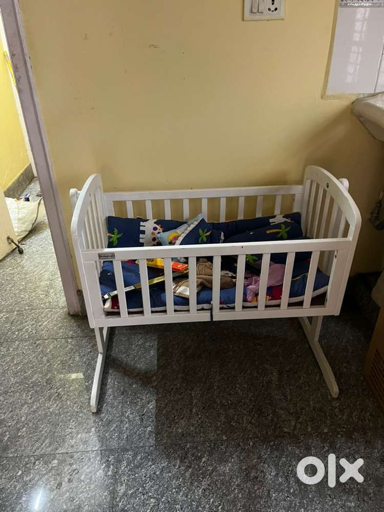 Baby hug brand cradle