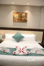 4 Star hotel male / female fresher or Experience