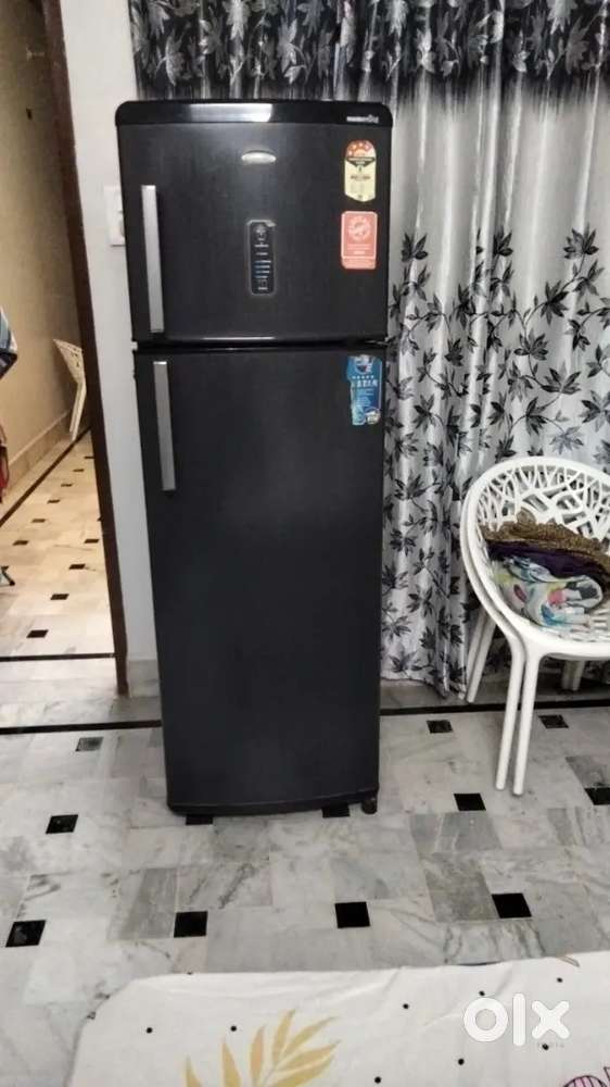 Whrilphol refrigerator double door Good condition