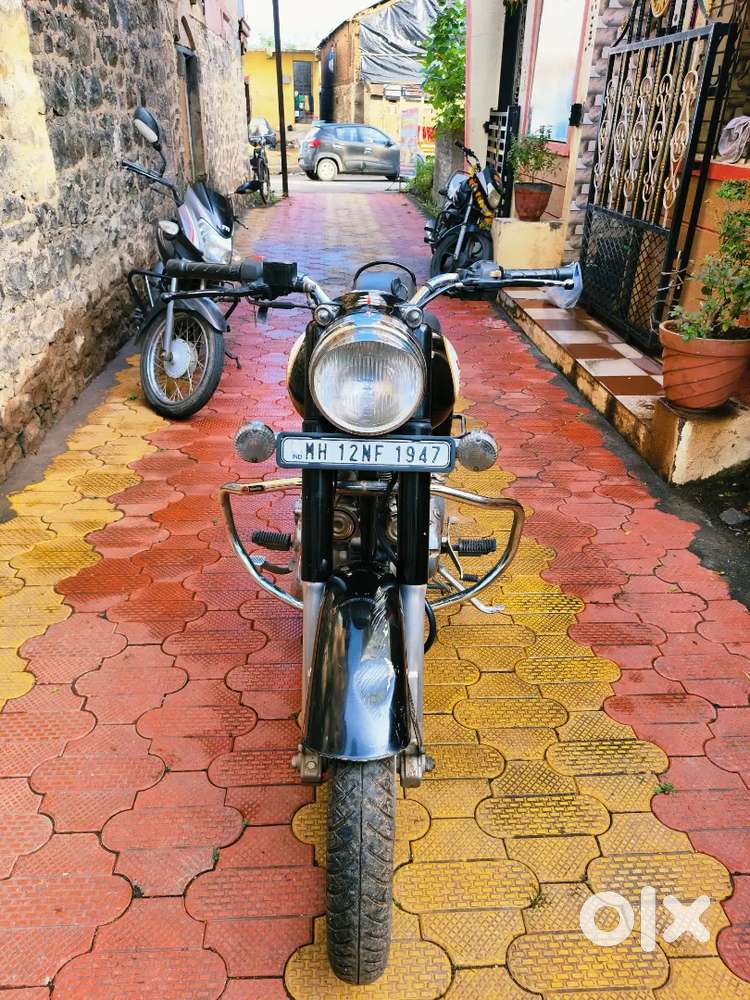 Royal Enfield classic 350.
