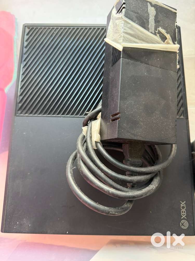 X box console with 20 games