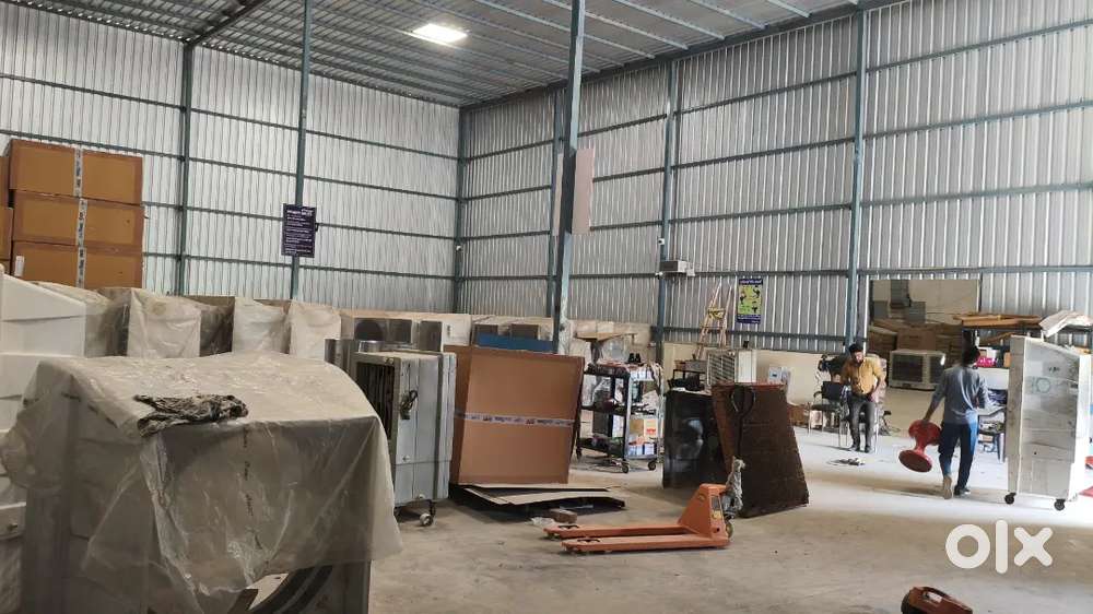 ON MAIN ROAD Brand New shed available for rent4000 sq/ft
