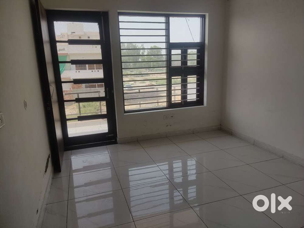 Sec 33 3 bedroom unit