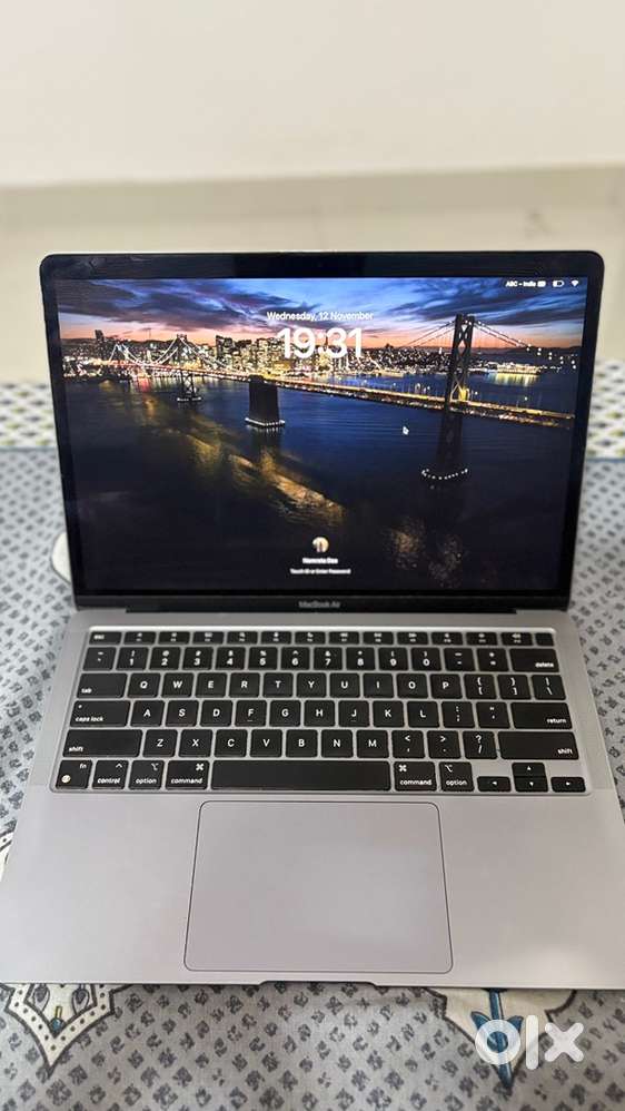 For Sale: MacBook Air M1 (2020) – 8GB / 256GB / 13-inch