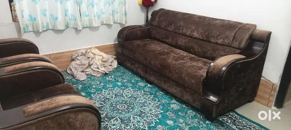 Sofa set with centre table