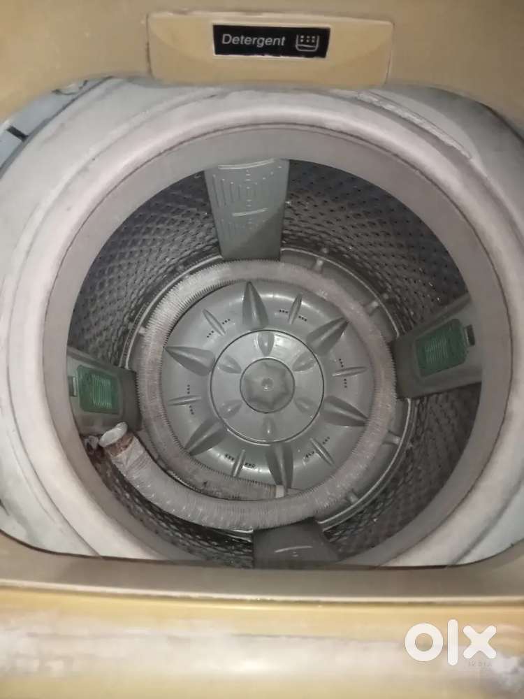 LLOYD AUTOMATIC WASHING MACHINE 7.8KG