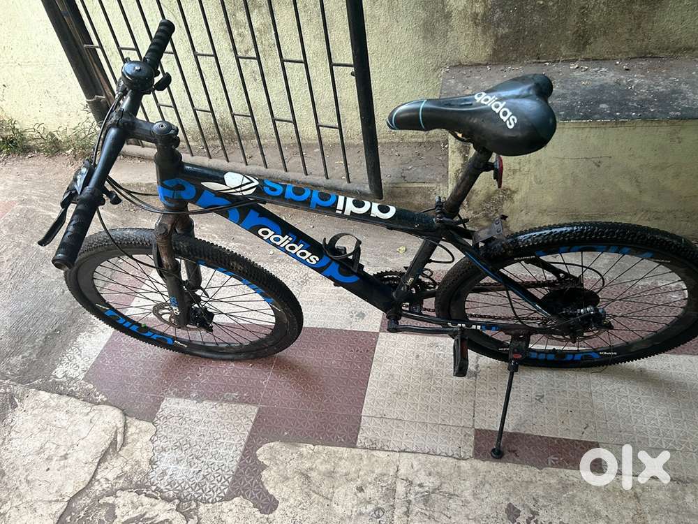 It is 21 gears cycle and unused and impressive colour!!