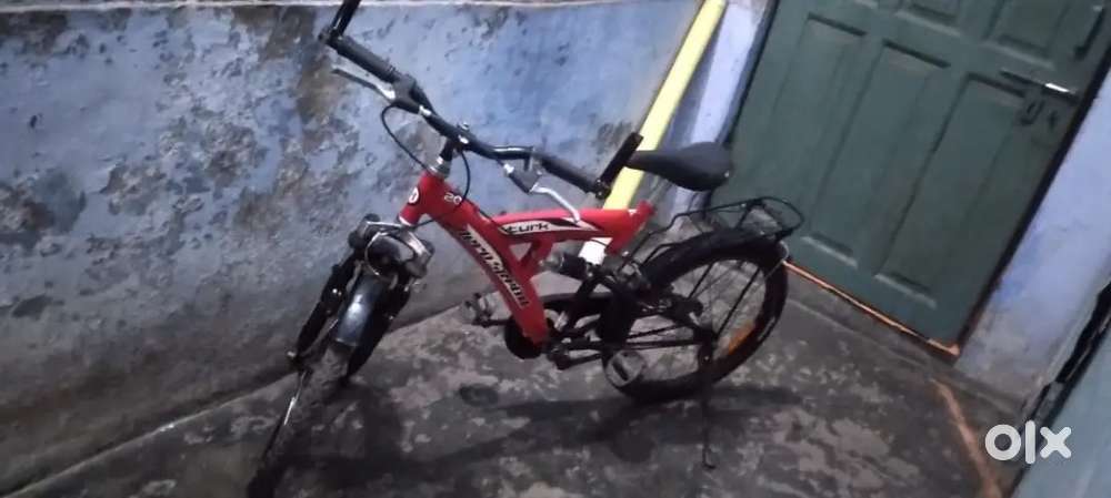 Hero cycle for 7-11 years good condition