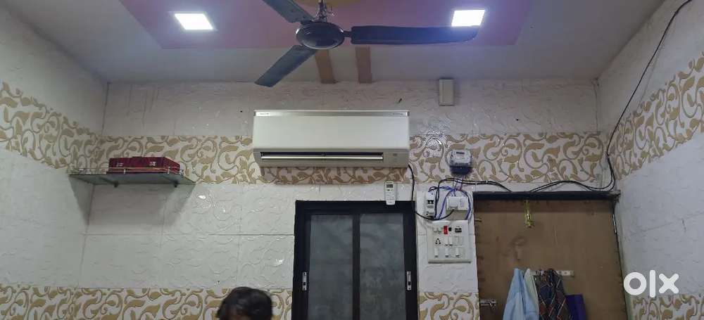 Daikin 1.5 ton inverter AC