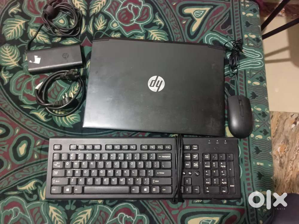 HP PAVILION GAMING LAPTOP WITH KEYBOARD AND MOUSE