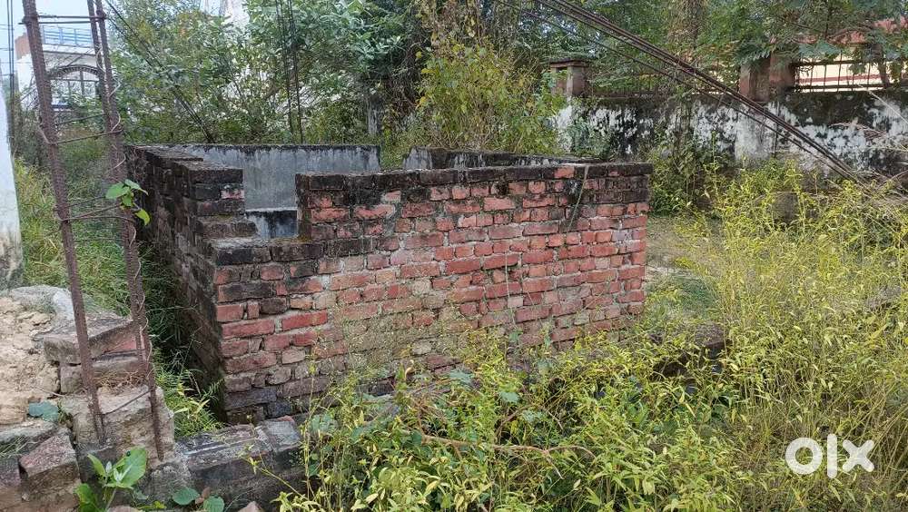 आवासीय प्लॉट इंजीनियरिंग कॉलेज से 600 मीटर के दूरी पर