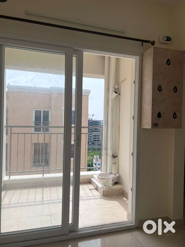 1.5bhk/2bhk semi furnished,corner flat for rent gated community