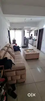 Sharing flat 1 room available.