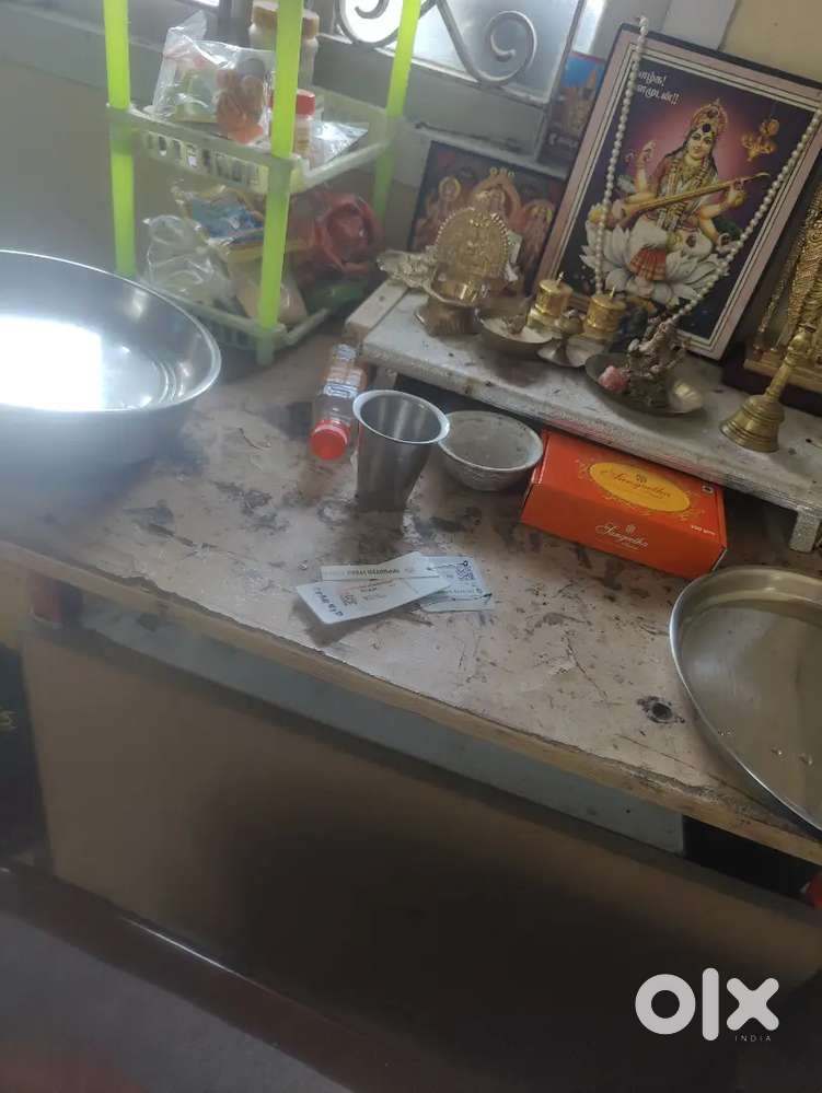 Computer table