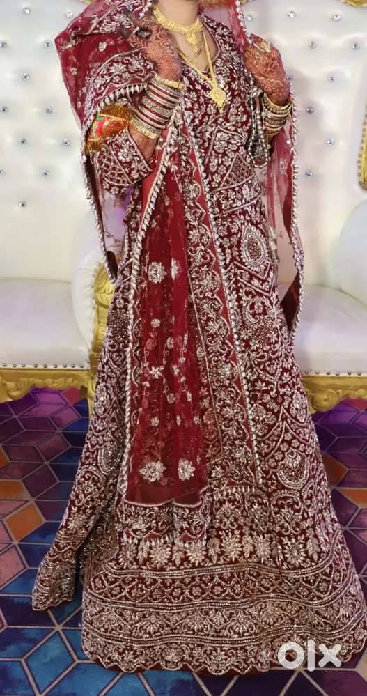 Beautiful Heavy Jardozi Lehenga for Sale – Excellent Condition