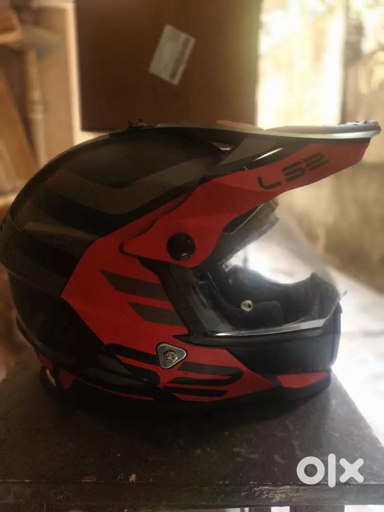 LS2 pioneer 2 helmet