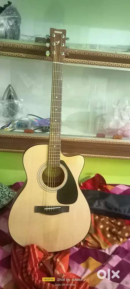Yamaha fs80c asoustic guitar