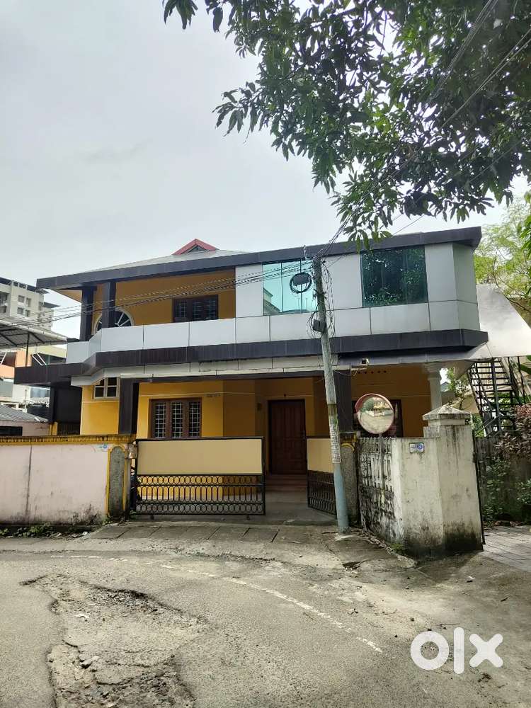 2BHK Ground-Floor House – City Centre, Near Kakkanad & Highway