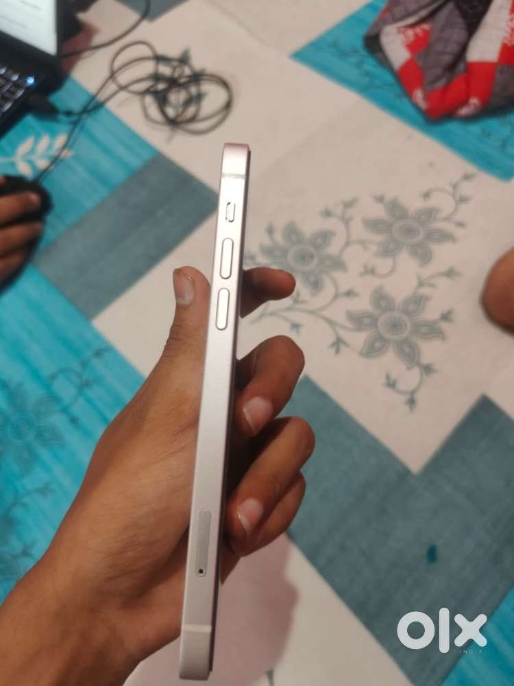 Iphone 12(128gb ) , white , Battery Health 85 % , as new.