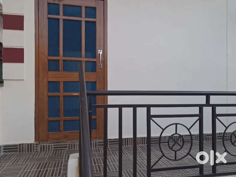 2 Rooms for rent Rs 8500/-