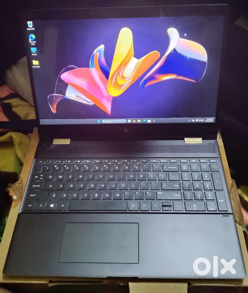 Hp spectra Intel core i7 8th gen 24gb ram 512gb SSD 2gb graphics card